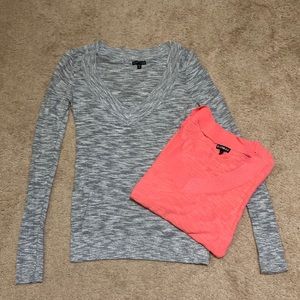 Express lightweight v-neck sweater bundle, size small